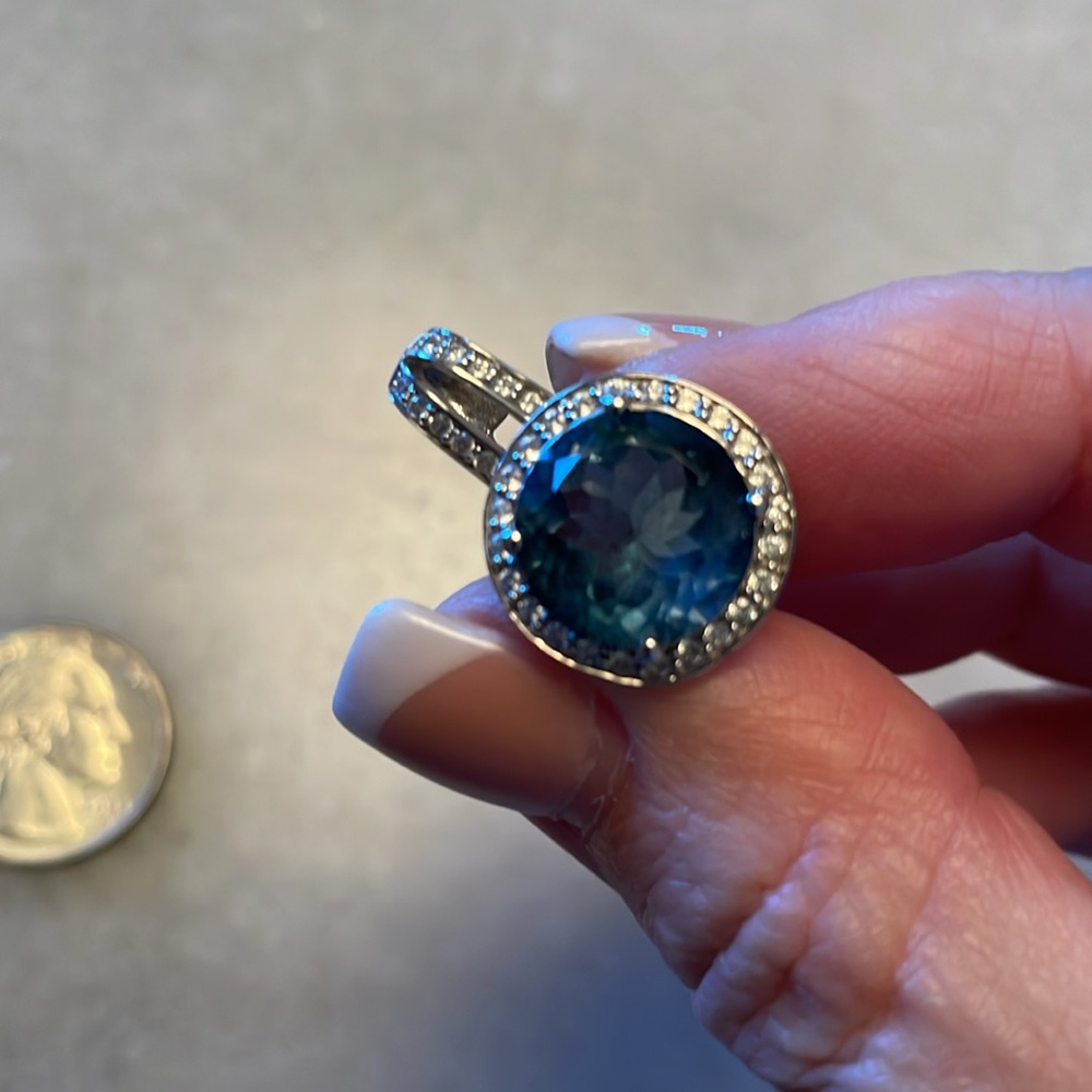 London blue topaz pendant in sterling 925 with large bale- surrounded by zircon - Picture 4 of 4